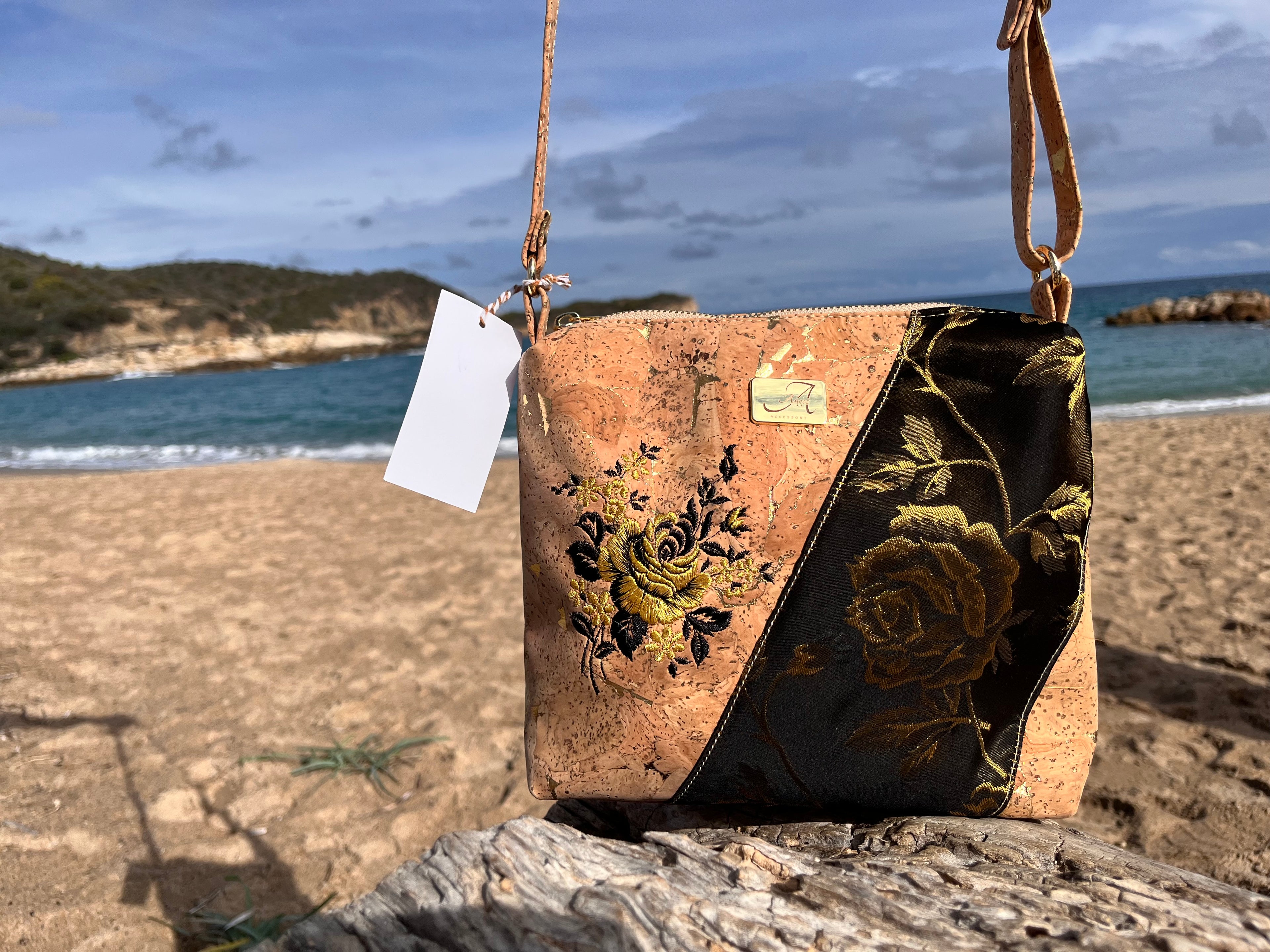 Borsa Aglaia – Eleganza Ricamata
