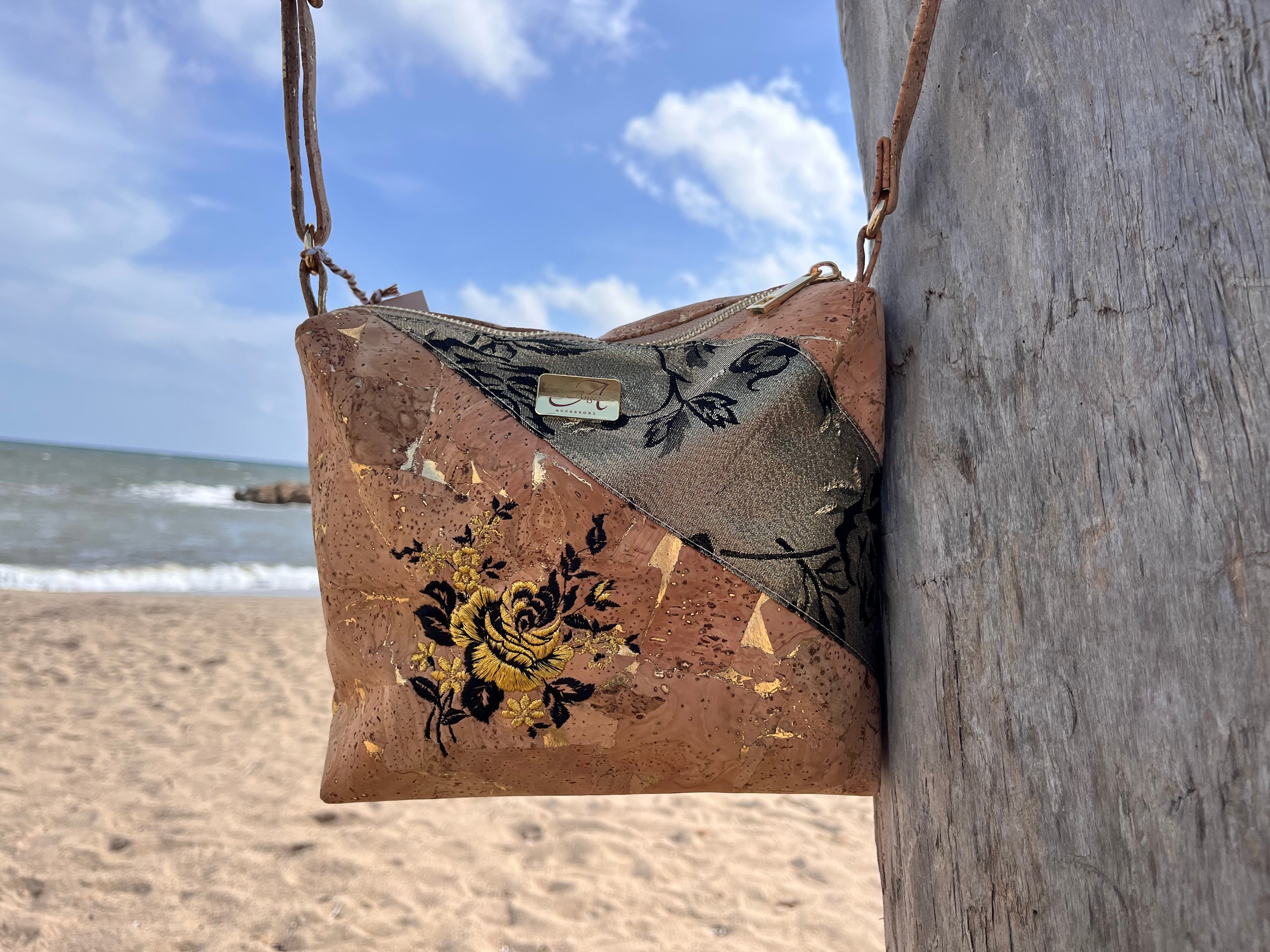 Borsa Aglaia – Eleganza Ricamata