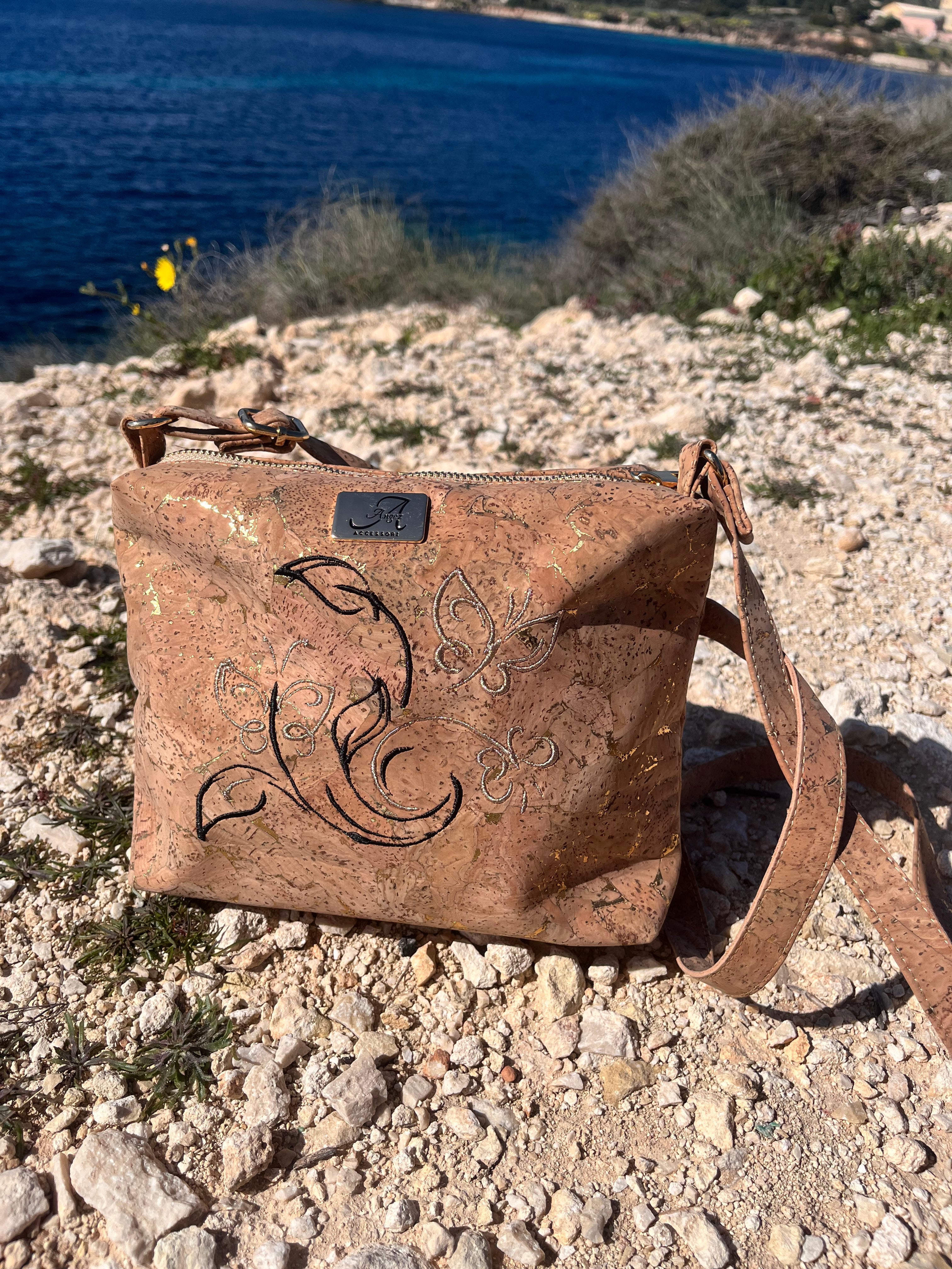 Borsa Aglaia – Farfalle ricamate